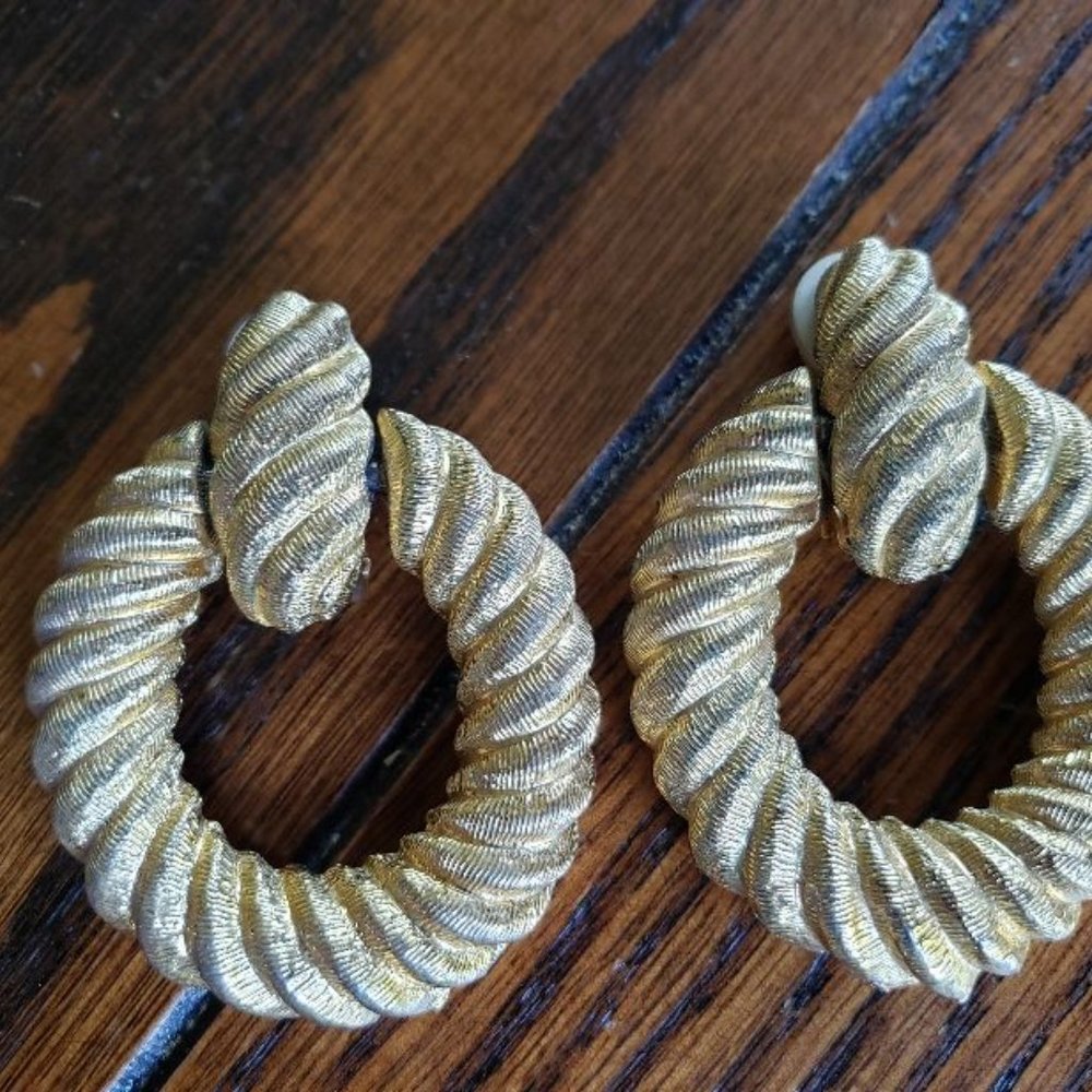 Gold Loop clip on earrings